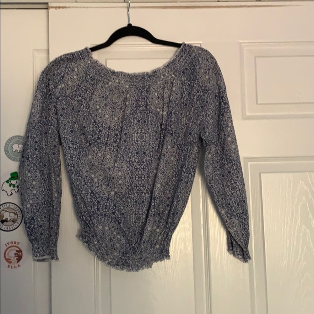 Off the shoulder cute shirt